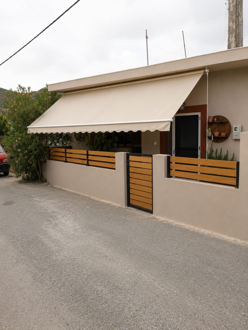 Εξωτερική περίφραξη από μασιφ ξύλο ιροκο.